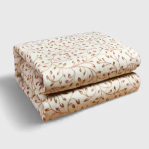 Couverture chauffante Solde blanche douillette et moelleuse, prête à vous envelopper de chaleur confortablement et efficacement.